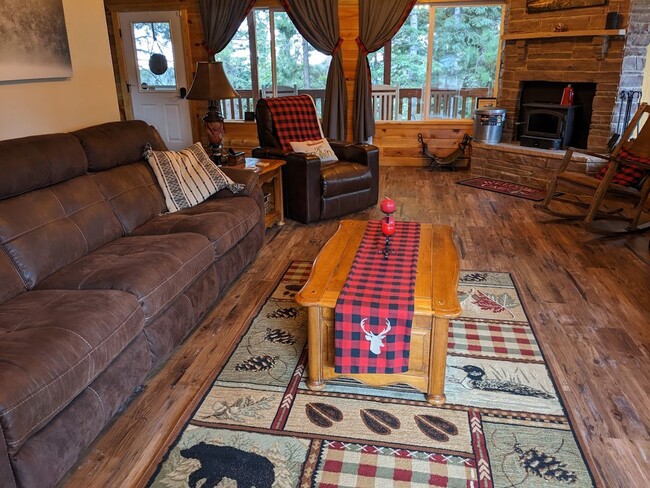 Building Photo - Antler Ridge Cabin