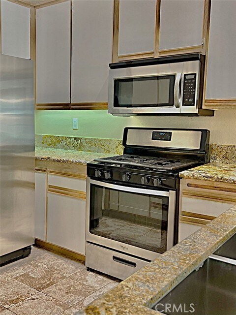 Building Photo - 15 Headland Pl