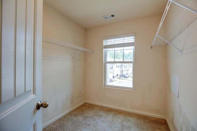 Building Photo - 44 Chastain Cir