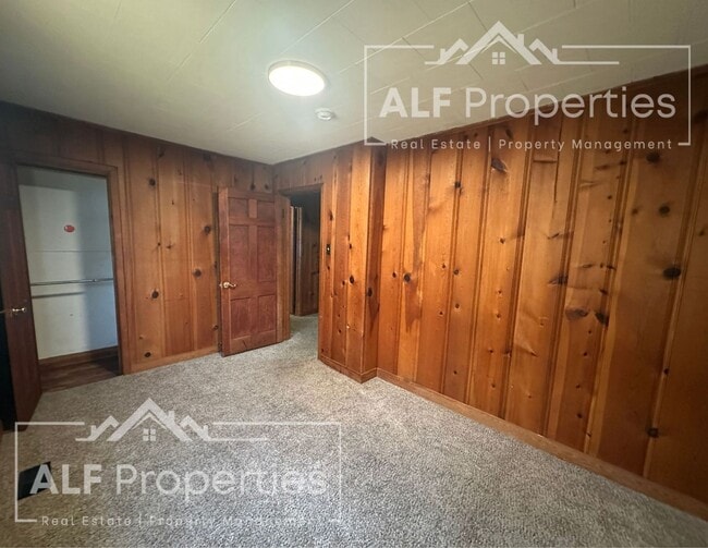 Building Photo - 2435 Westover Dr