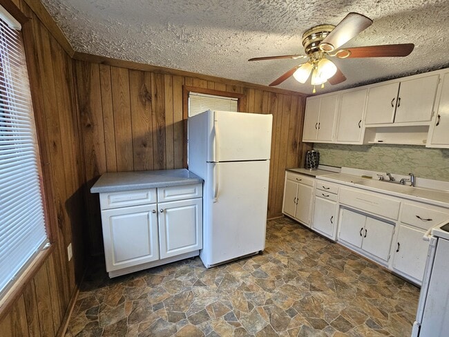 Building Photo - 134 S Blackstock Rd