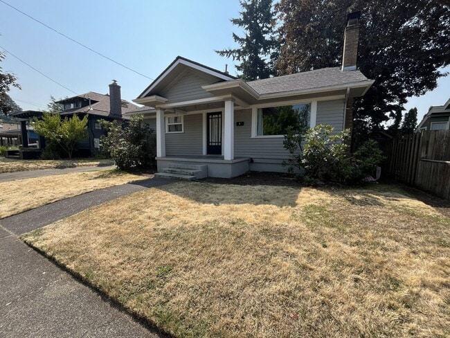 Building Photo - Charming Portland Home with Original Hardwood Floors, Finished Basement & Large Kitchen