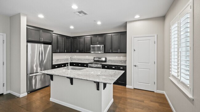 Building Photo - Beautiful 4 bedroom home in Dixon