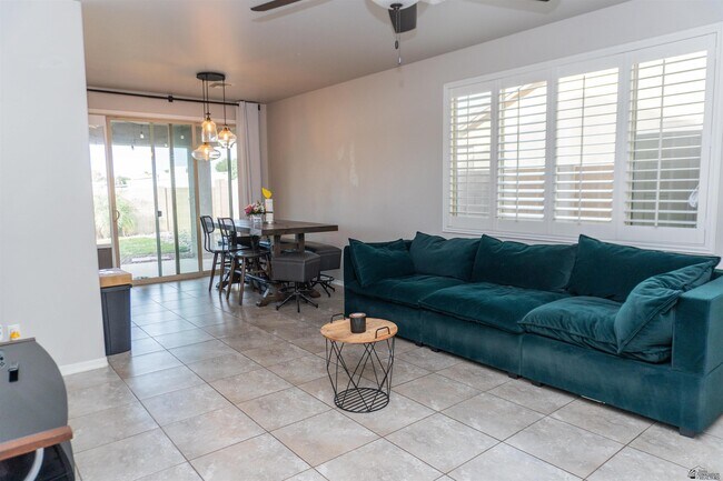 Building Photo - 6722 E 35th St