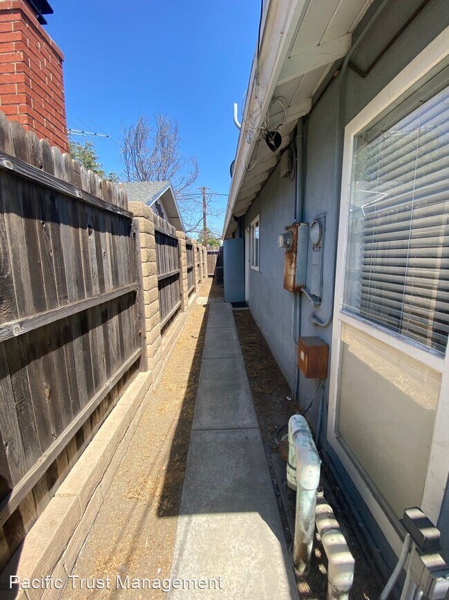 Building Photo - 3 br, 2 bath House - 621 S. Dale