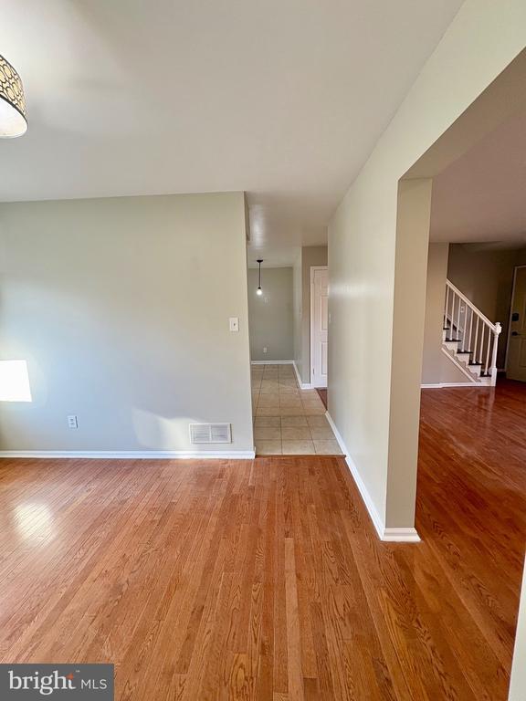 Building Photo - 106 Sunset Way