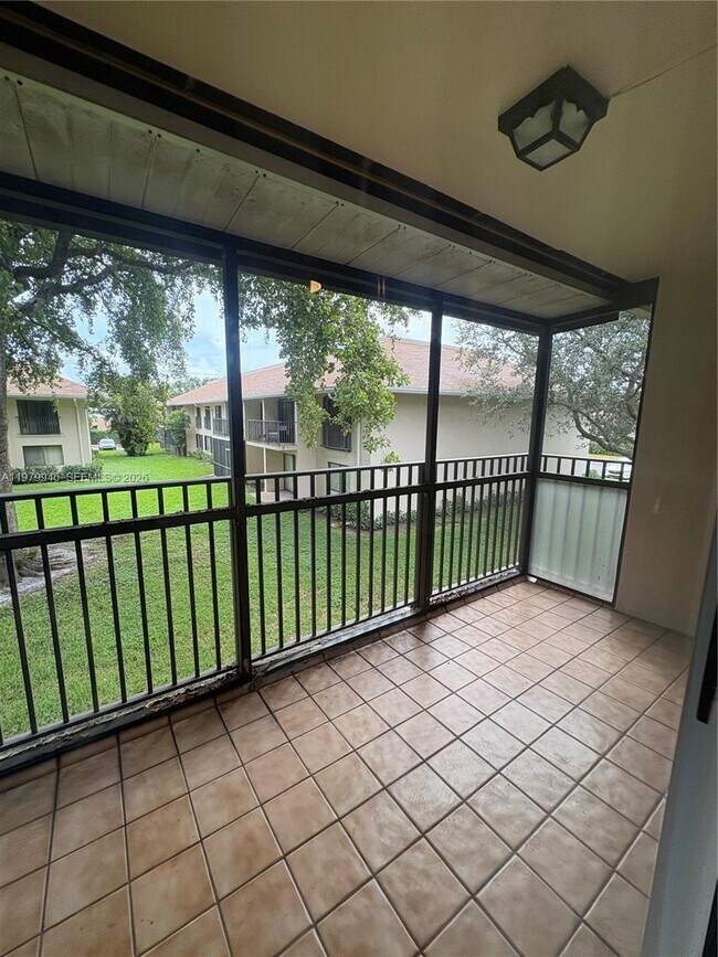 Building Photo - 5981 Washington St