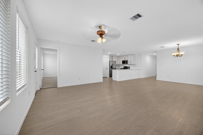 Building Photo - 6523 Water Oak Grn Ln