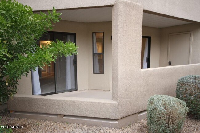 Building Photo - 4850 E Desert Cove Ave