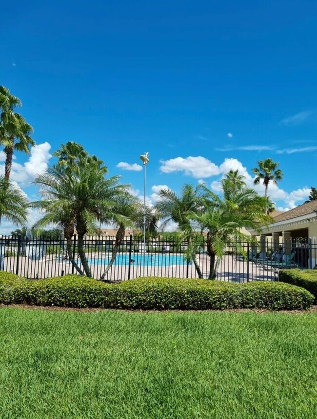 Building Photo - 3106 Ashland Ln N