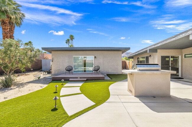 Building Photo - 73409 Little Bend Trail