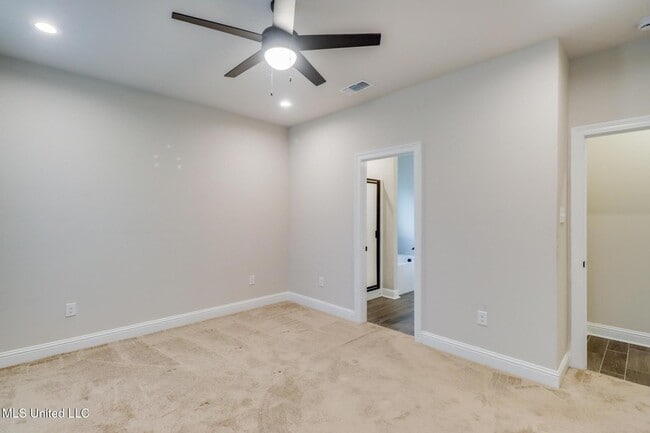 Building Photo - 856 Leeward Dr