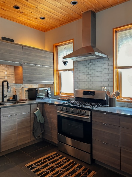 Building Photo - 157 43rd St