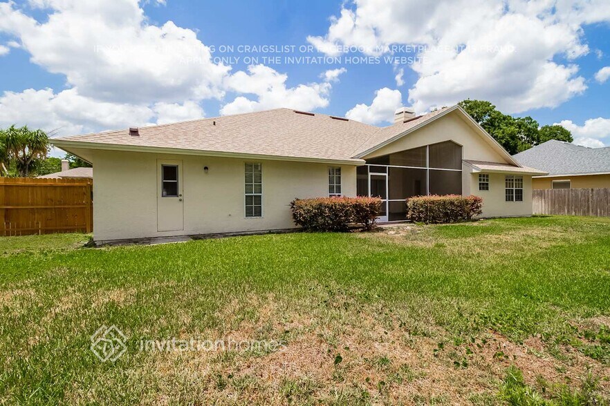 Building Photo - 139 Varsity Cir