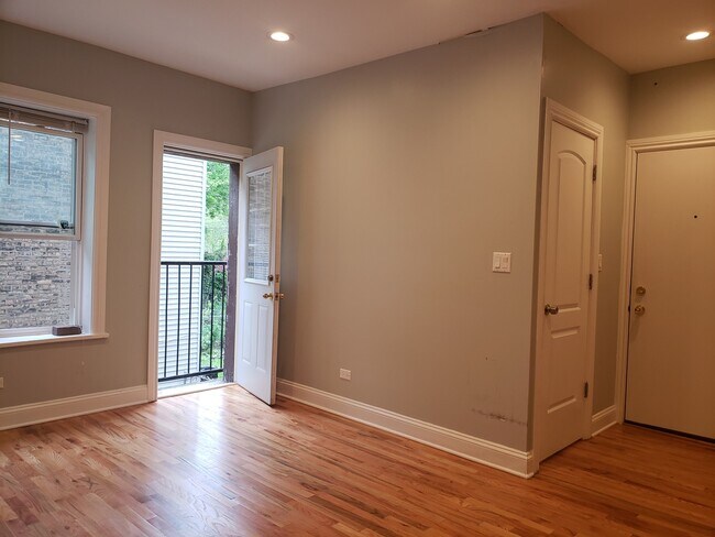 Building Photo - 4551 N Christiana Ave