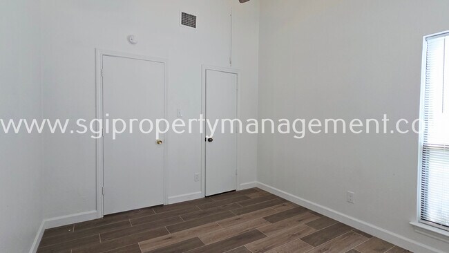 Building Photo - 2408 Centaurus Dr