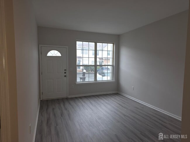 Building Photo - 12 Gallop Ln