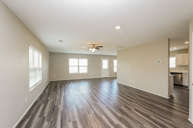 Building Photo - 8005 Wayside Village Way