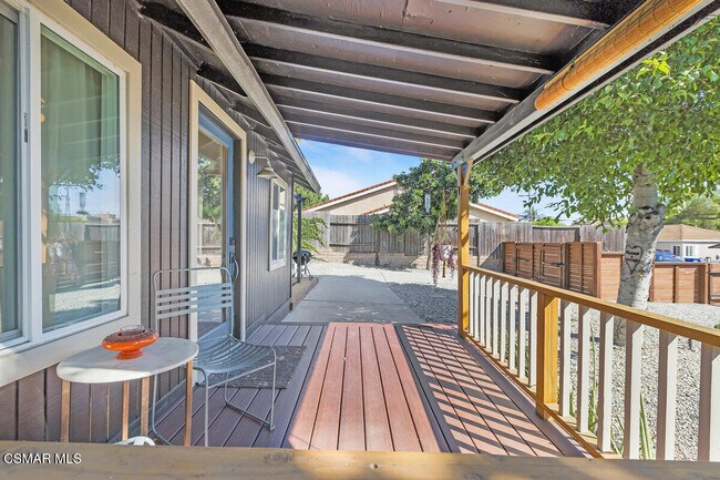 Building Photo - 2855 Los Feliz Dr