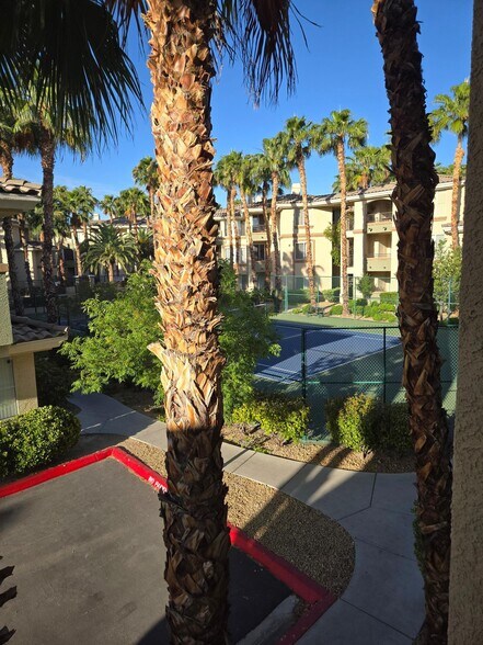 Building Photo - 7123 S Durango Dr