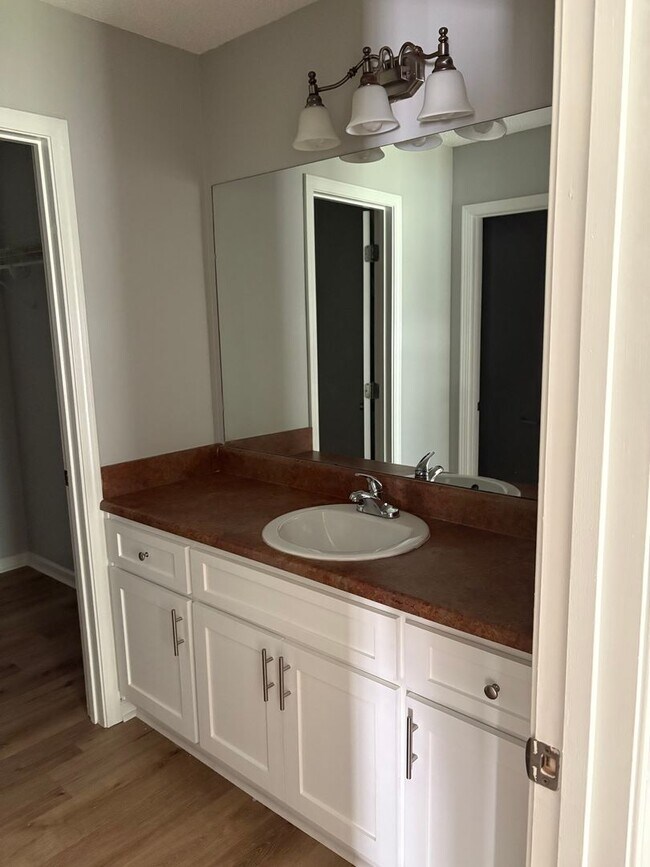 Building Photo - 1404 Georgia Ave SE