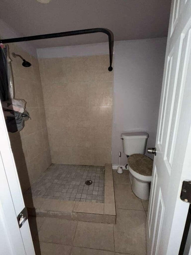 Building Photo - 701 N 9th St