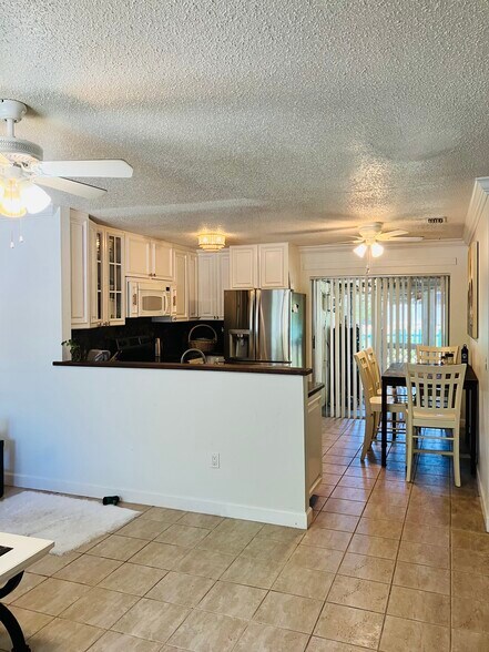 Building Photo - 3781 Roan Ct E