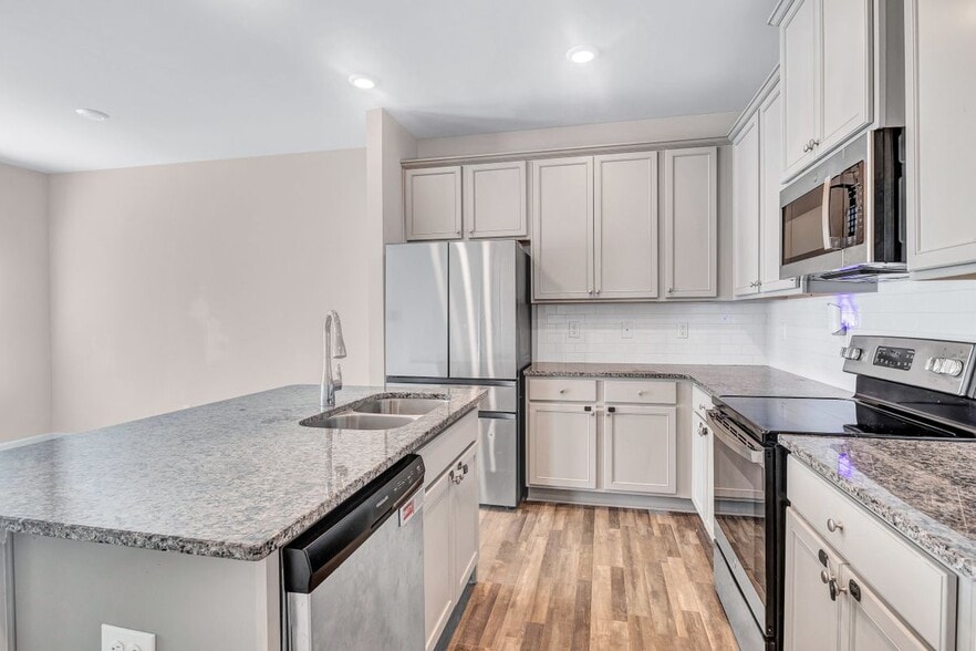 Building Photo - 585 McWilliams Rd SE