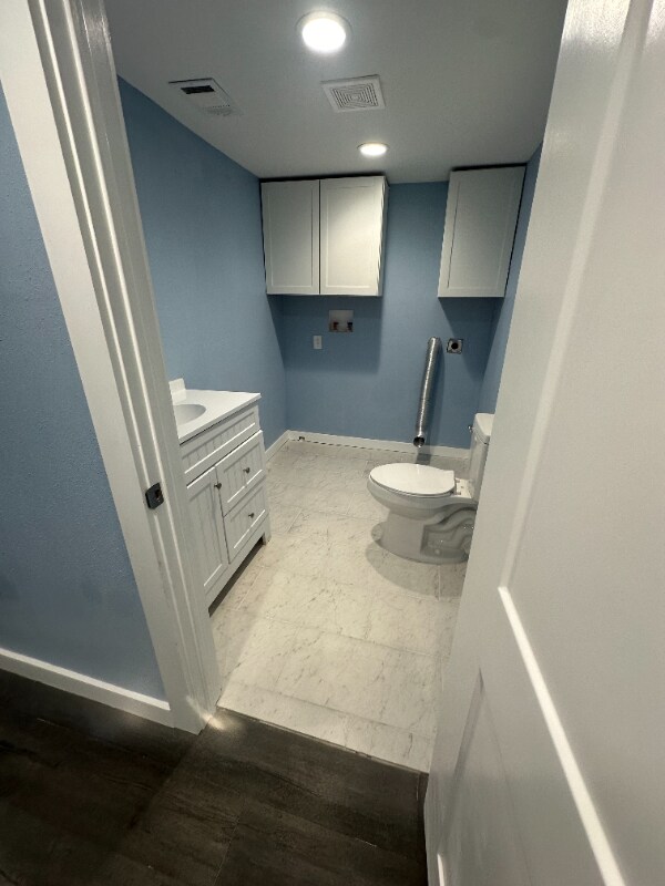 Building Photo - 265 Glade St