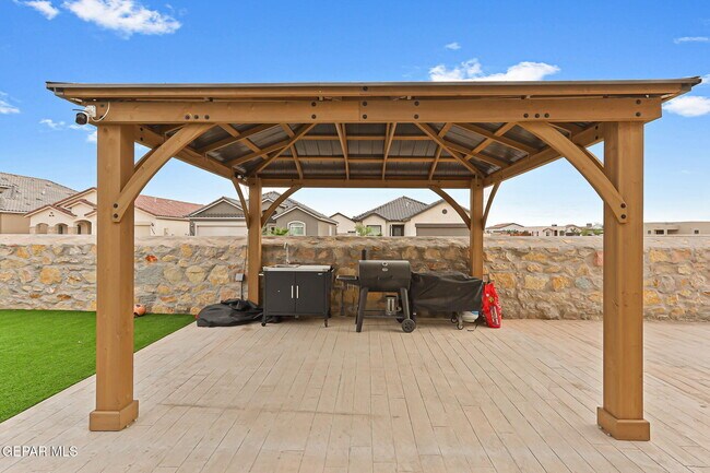 Building Photo - 824 Paseo Solar Dr