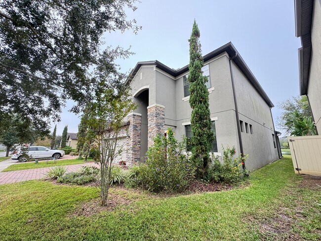 Building Photo - $300 off of a month of rent!! Experience the Epitome of Lakeside Luxury Living — For Rent in Narc...