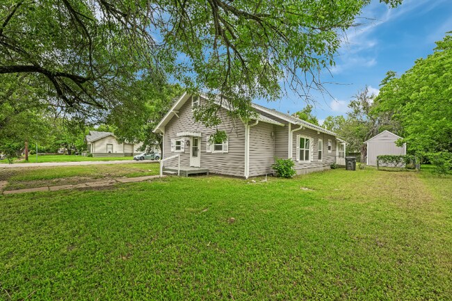 Primary Photo - 610 Williams Ave