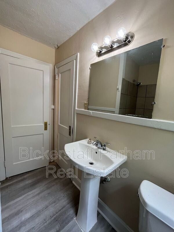 Building Photo - 3224 Glenn St
