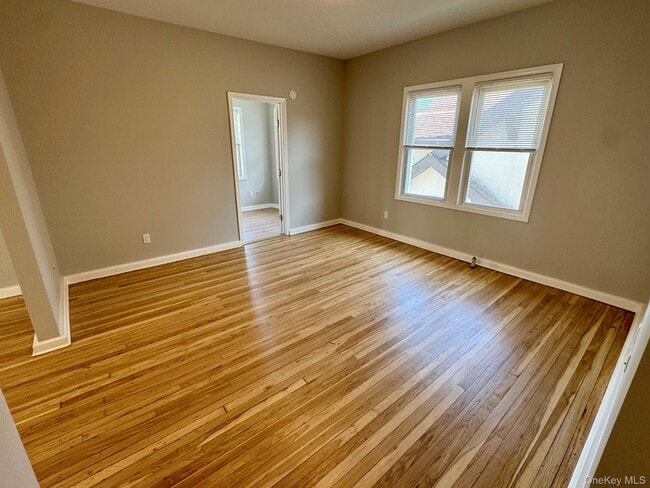 Building Photo - 507 Laurelton Blvd