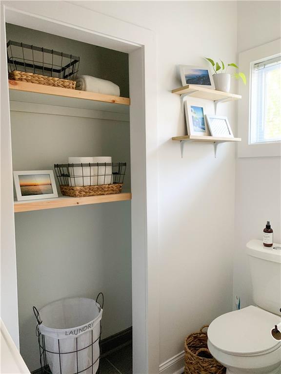 Building Photo - 1580 Pineview Terrace SW