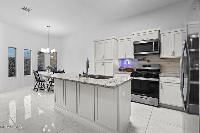 Building Photo - 13808 Paseo Sereno Dr