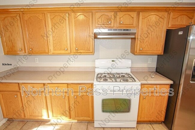 Building Photo - 13740 Paseo Alegre Ave