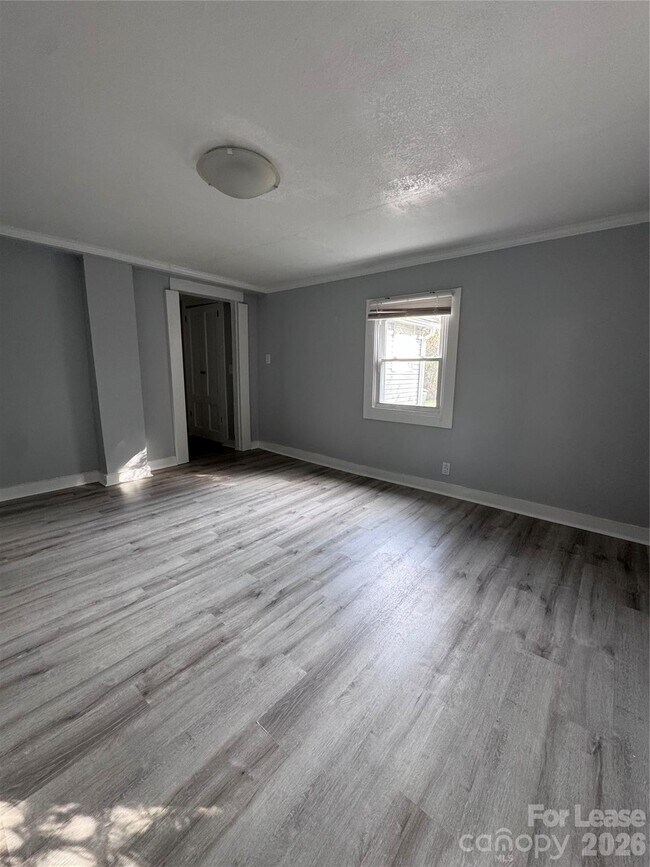 Building Photo - 65 White St SW