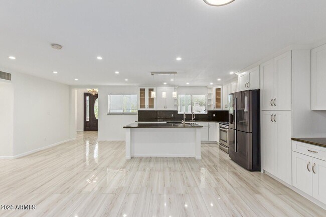 Building Photo - 1212 E McLellan Blvd