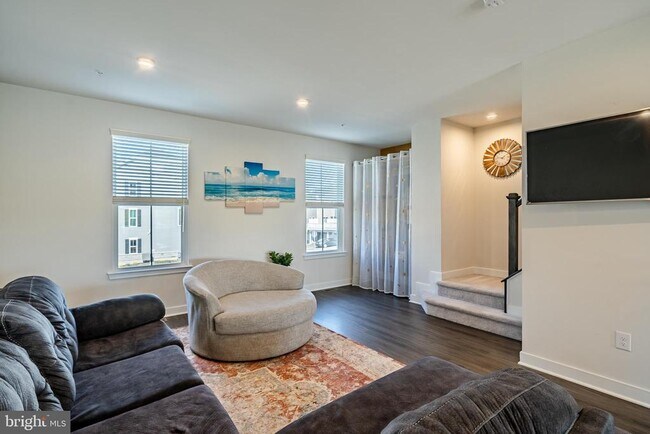 Building Photo - 74 Glory Maple Ln