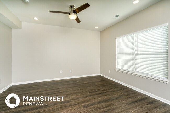 Building Photo - 2053 N Sarah Dr