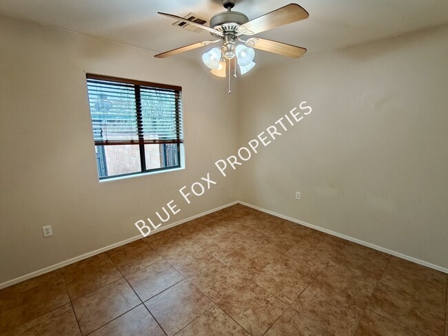 Building Photo - 237 E Waverly St