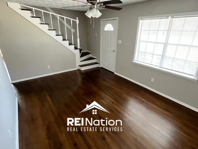 Building Photo - RARE FIND! 4BR/2BA in Memphis | Open Kitchen & Hardwoods | Fenced Yard!