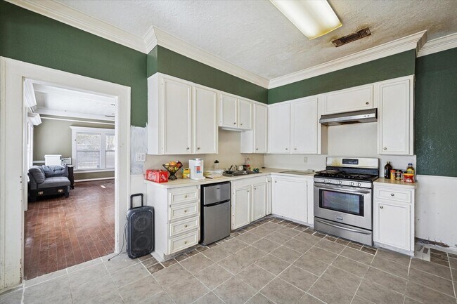 Building Photo - 1450 Mesquite St