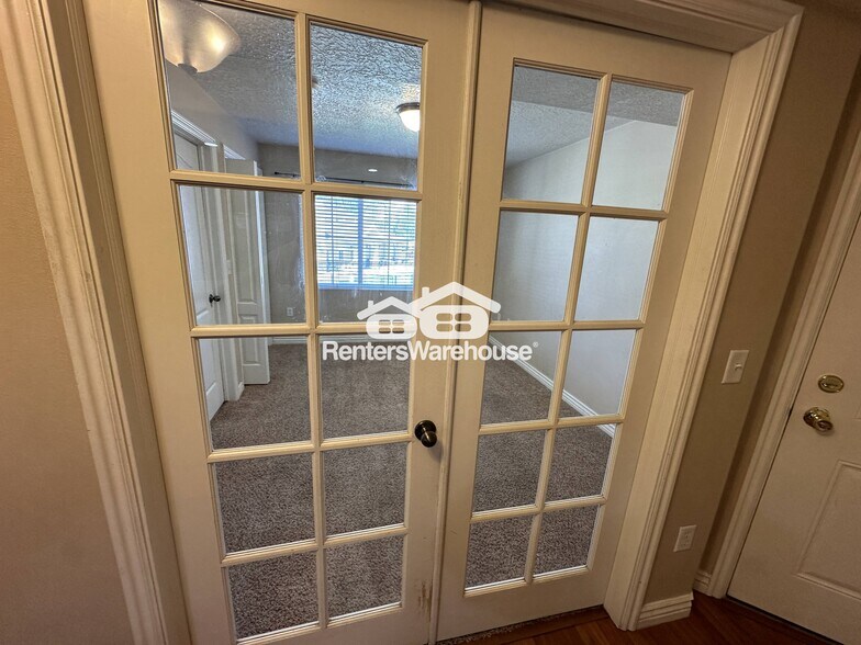 Building Photo - 1202 W 110 N