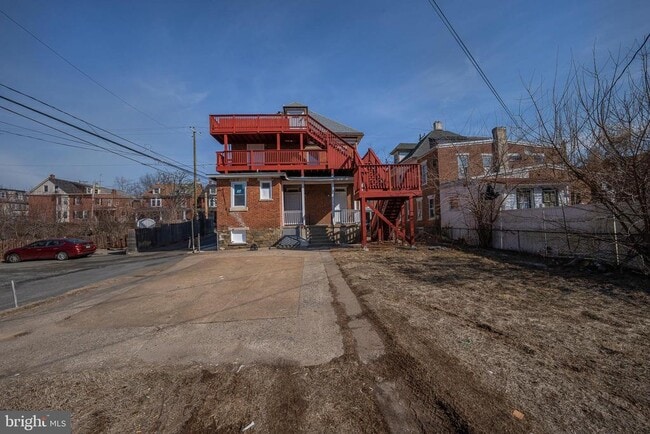 Building Photo - 122 3RD St