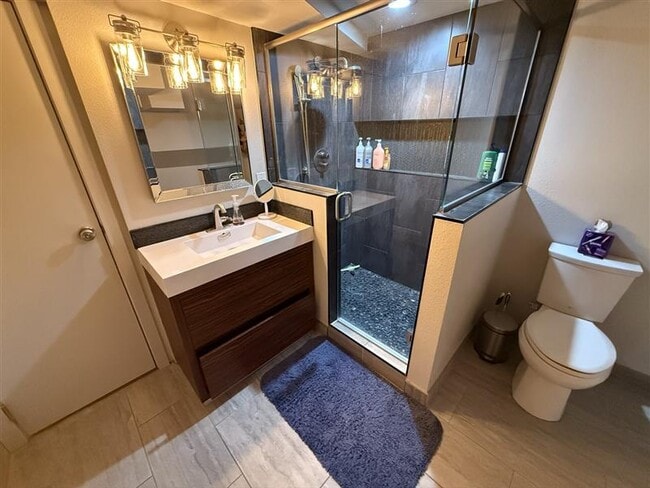 Building Photo - 371 S Franklin St