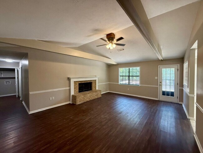 Building Photo - 149 Rolling Oaks Dr