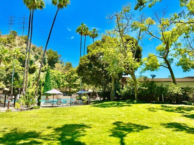 Building Photo - 6202 Friars Rd