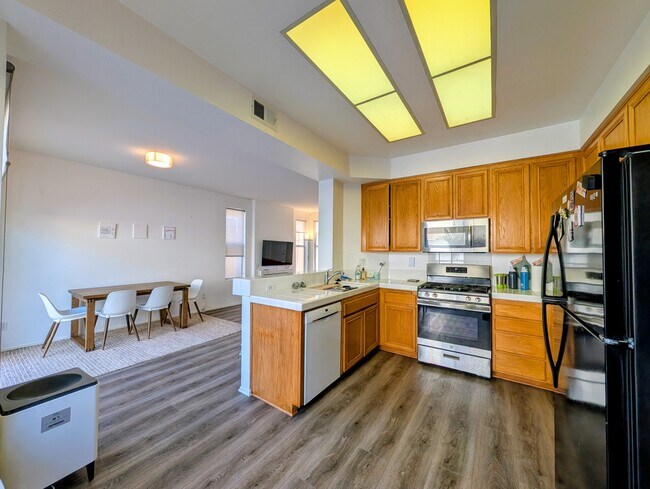 Building Photo - 12732 Via Nieve
